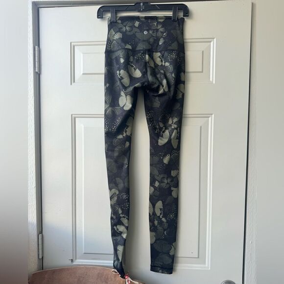 Lululemon Wunder Under Pant *Full-On Luon
Biggie So Fly Butterfly Size 4 - Picture 8 of 11